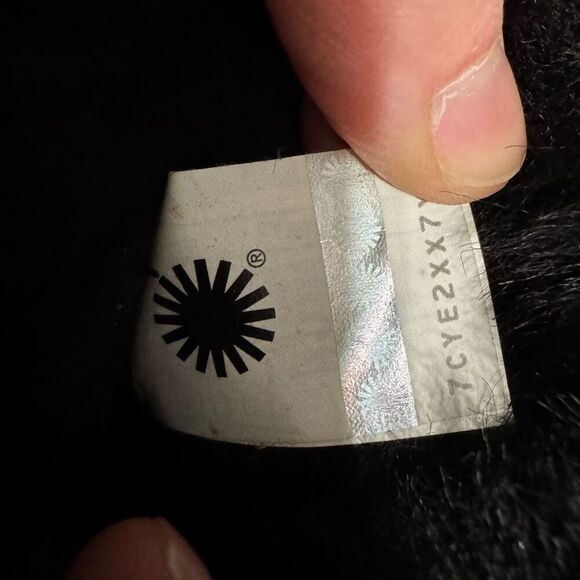 UGG BAILEY BUTTON Il water-resistant black size 9 - Picture 8 of 11